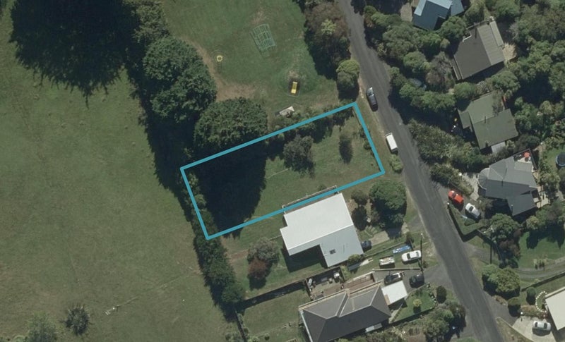 22 Frances Street, Broad Bay, Dunedin - Carousel 1