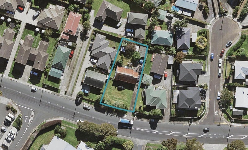 23 Carr Road, Three Kings, Auckland - Carousel 1