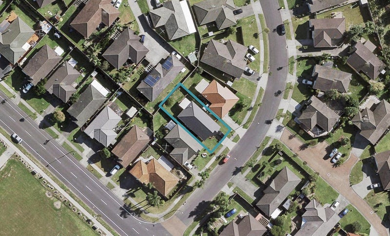 4 Ironstone Place, Randwick Park, Auckland - Carousel 1