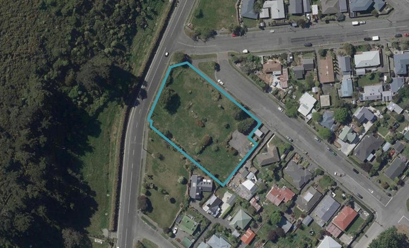 1/2 Truro Street, Sumner, Christchurch - Carousel 1