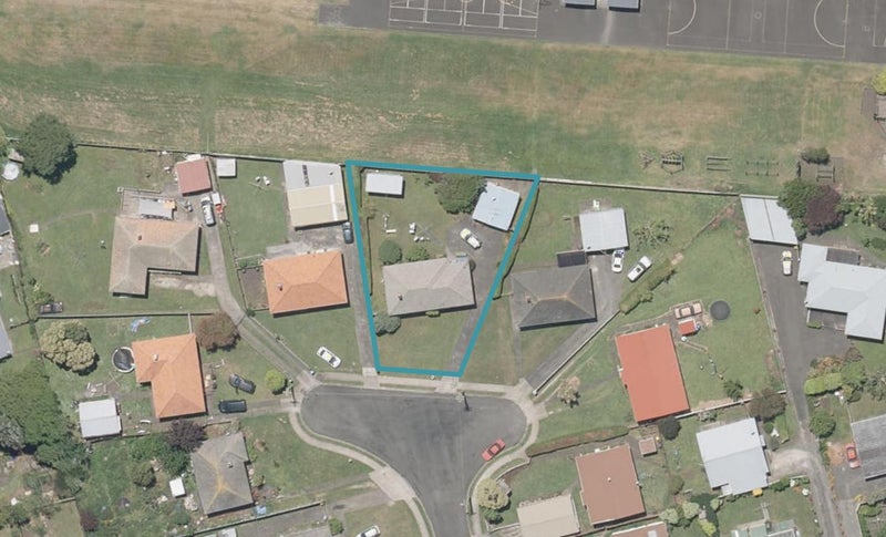 10 Mahoe Place, Gonville, Whanganui - Carousel 1