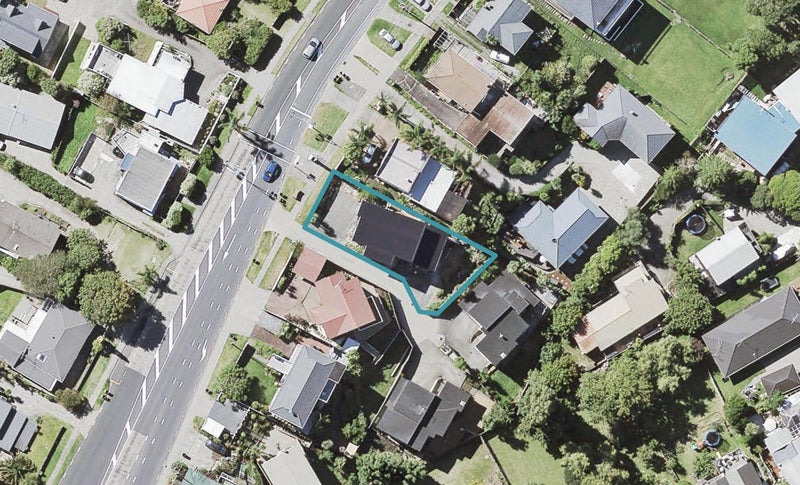 687 Beach Road, Rothesay Bay, Auckland - Carousel 1