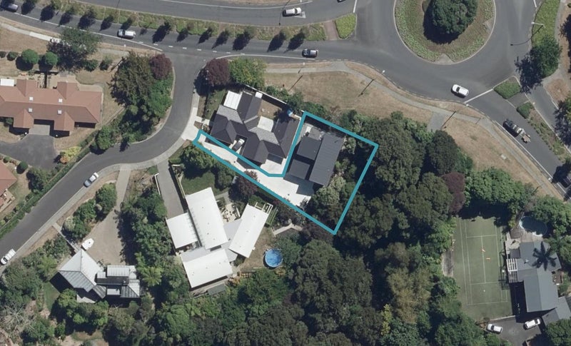 3/1 River Elm, Flagstaff, Hamilton - Carousel 1