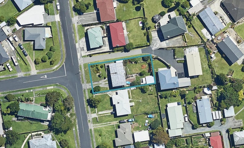 9 Warwick Place, Brookfield, Tauranga - Carousel 1