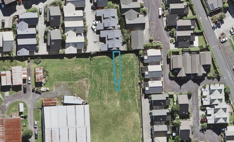 76 Rauemi Way, Te Atatū South, Auckland - Carousel 1