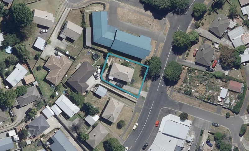 113 Holland Road, Fairfield, Hamilton - Carousel 1