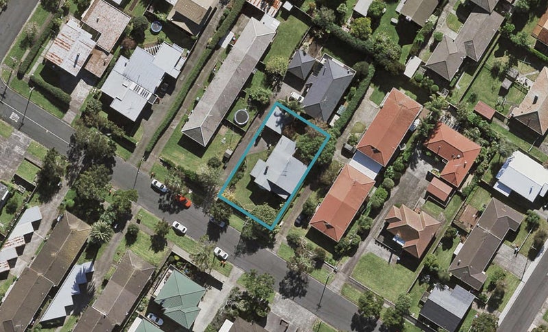 21 Tawhiri Road, One Tree Hill, Auckland - Carousel 1