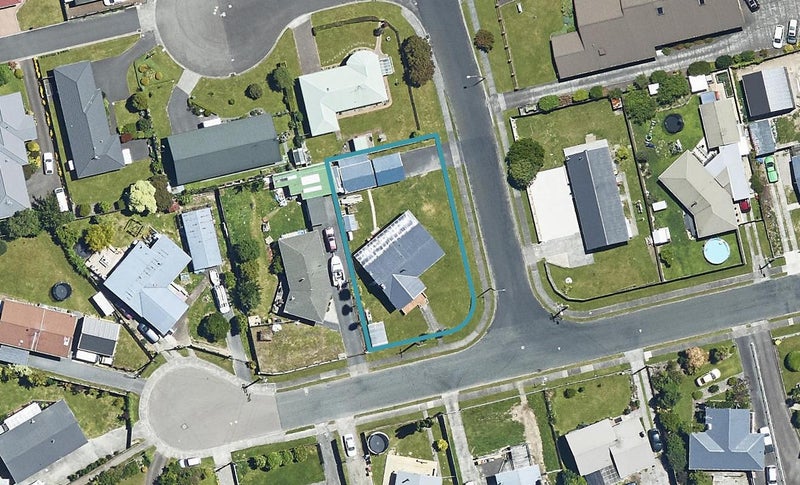 19 Fenruss Street, Fairy Springs, Rotorua - Carousel 1