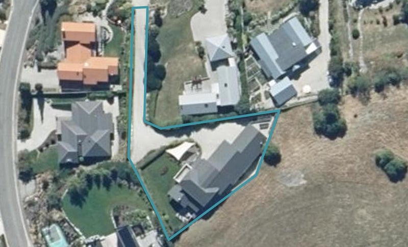 8 Milward Place, Kelvin Heights, Queenstown - Carousel 1