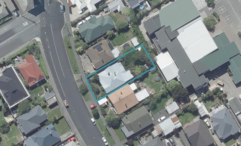105 Hargest Crescent, Saint Clair, Dunedin - Carousel 1