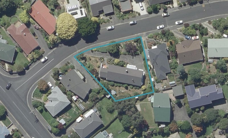 45 Pioneer Crescent, Helensburgh, Dunedin - Carousel 1