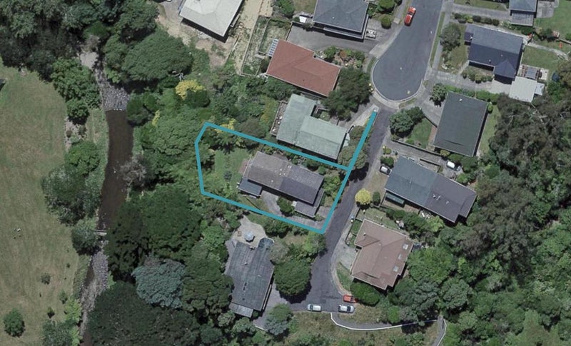 126A Taylor Terrace, Tawa, Wellington - Carousel 1