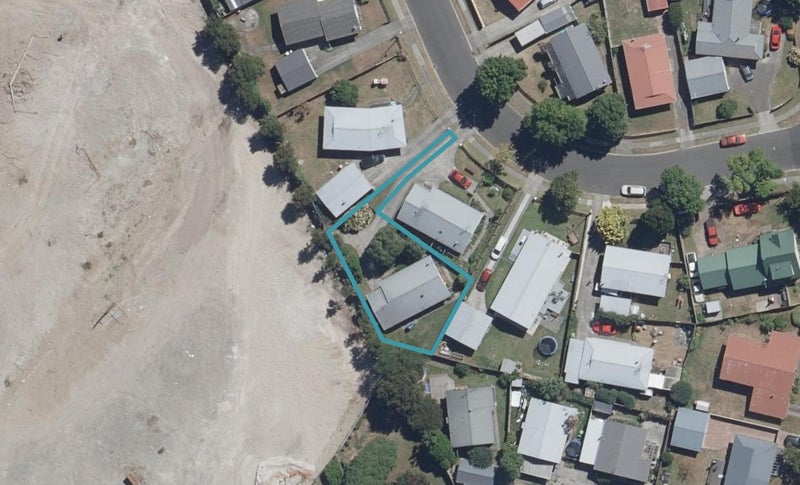 7B Sequoia Place, Pukete, Hamilton - Carousel 1