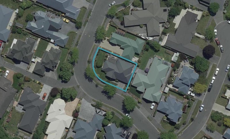 16 Chesterfield Mews, Russley, Christchurch - Carousel 1