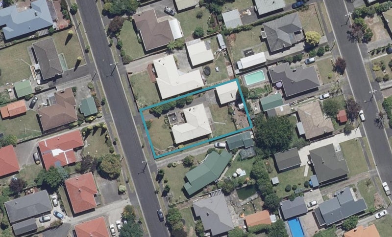 53 Fenwick Crescent, Hillcrest, Hamilton - Carousel 1