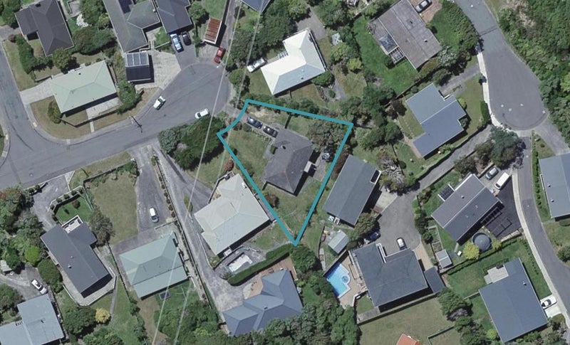 13 Kinapori Terrace, Newlands, Wellington - Carousel 1