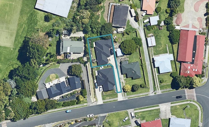 11 Sutherland Road, Brookfield, Tauranga - Carousel 1