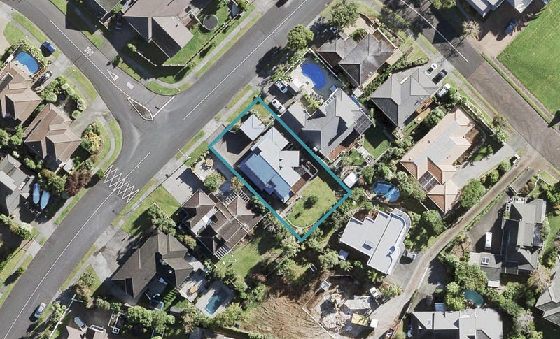 114 Wiseley Road, West Harbour, Auckland - Carousel 1