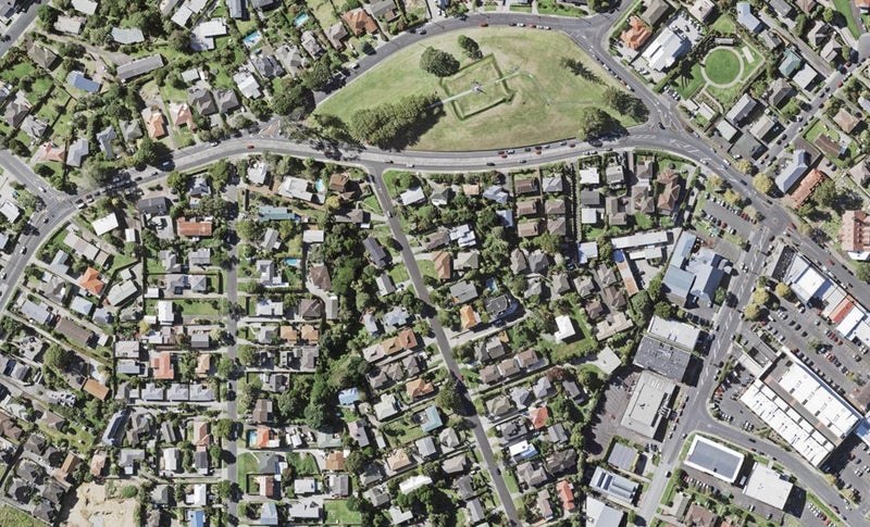 2/10 Waterloo Street, Howick, Auckland - Carousel 1