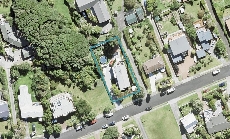44 Pacific Parade, Army Bay, Whangaparaoa - Carousel 1