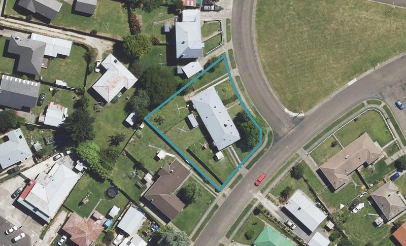 12 Cavendish Crescent, Outer Kaiti, Gisborne - Carousel 1