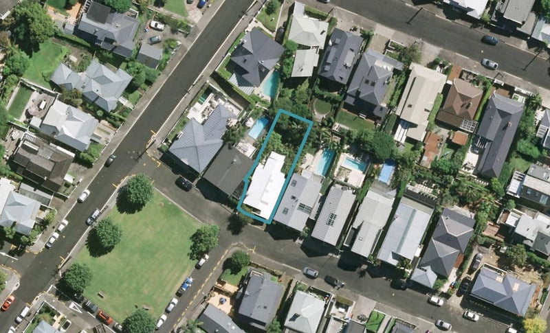 17 Selby Square, Saint Marys Bay, Auckland - Carousel 1
