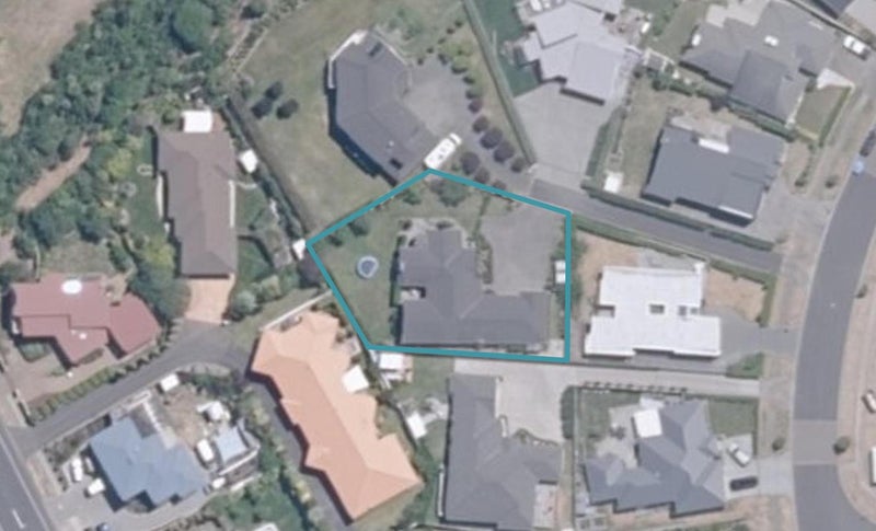 17 Magnolia Rise, Waipahihi, Taupo - Carousel 1