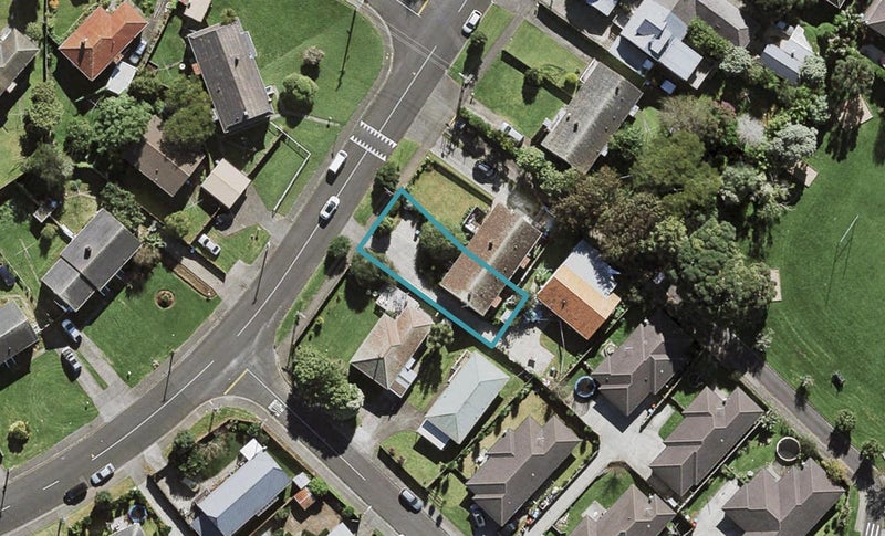 12 Bremner Avenue, Mount Roskill, Auckland - Carousel 1