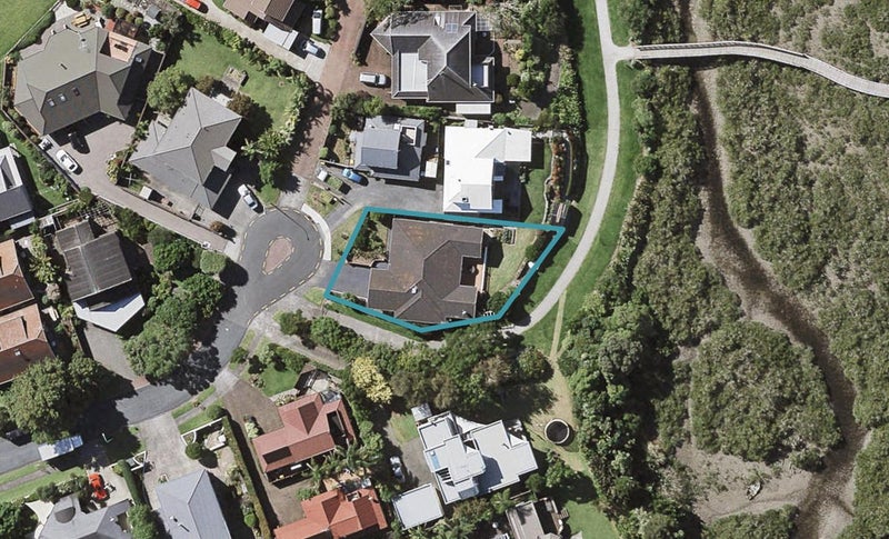 9 Dayspring Way, Pakuranga, Auckland - Carousel 1
