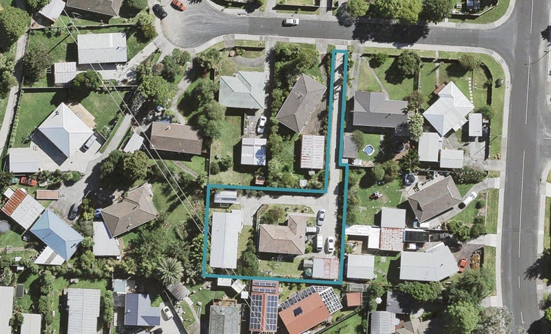 1/4A John F Kennedy Place, Glen Eden, Auckland - Carousel 1