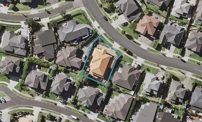 10 Chateau Rise, Flat Bush, Auckland - Carousel 1