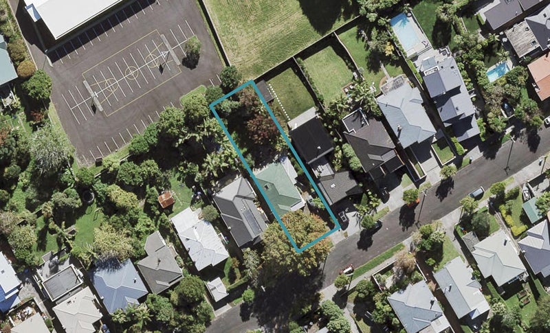 11 Sefton Avenue, Grey Lynn, Auckland - Carousel 1