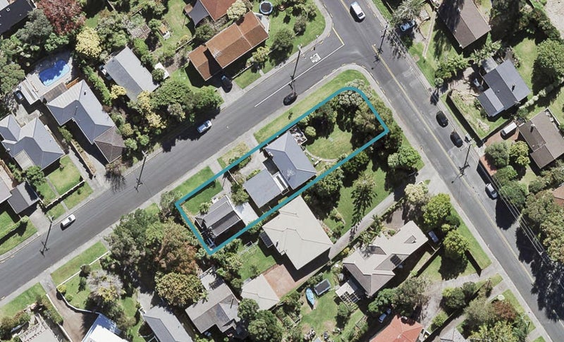 2/196 Rangatira Road, Beach Haven, Auckland - Carousel 1