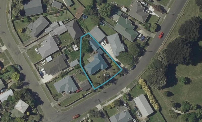 43 Duff Crescent, Highbury, Palmerston North - Carousel 1