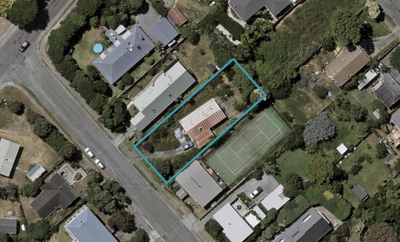 5 Hughes Street, Waikanae Beach, Waikanae - Carousel 1