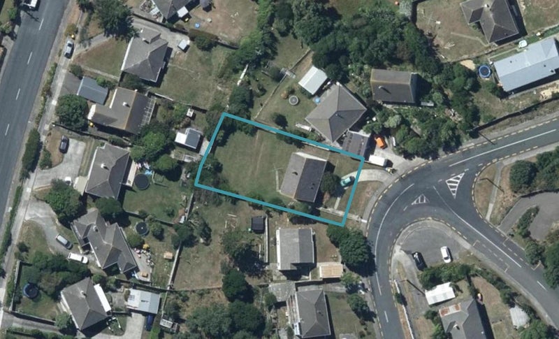 17 Downes Street, Titahi Bay, Porirua - Carousel 1