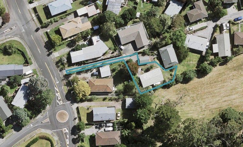 17B Garton Drive, Massey, Auckland - Carousel 1