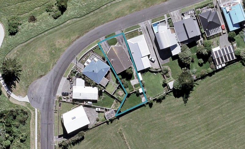 21 Tiromoana Crescent, Bell Block, New Plymouth - Carousel 1