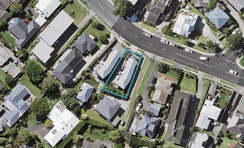86 East Coast Road, Milford, Auckland - Carousel 1