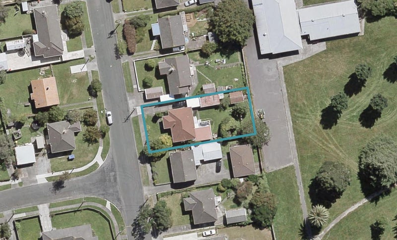 100 Reynolds Street, Taita, Lower Hutt - Carousel 1
