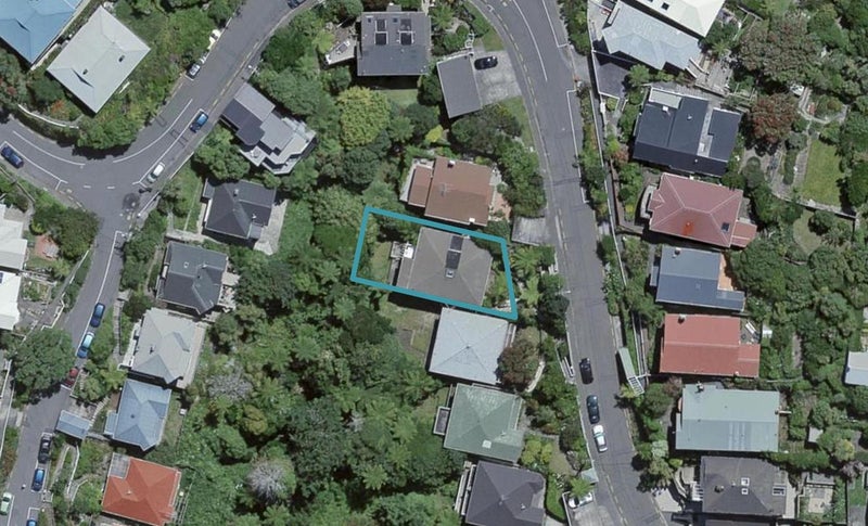 1/139 Kelburn Parade, Kelburn, Wellington - Carousel 1