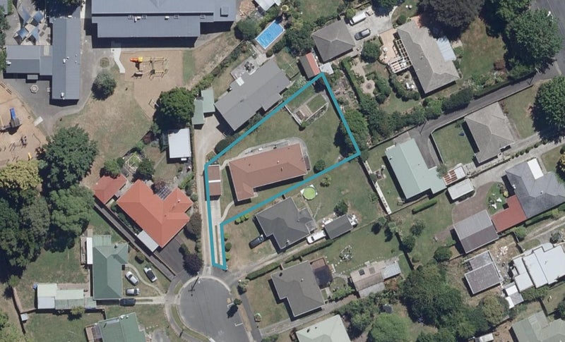 18 Somme Crescent, Hillcrest, Hamilton - Carousel 1
