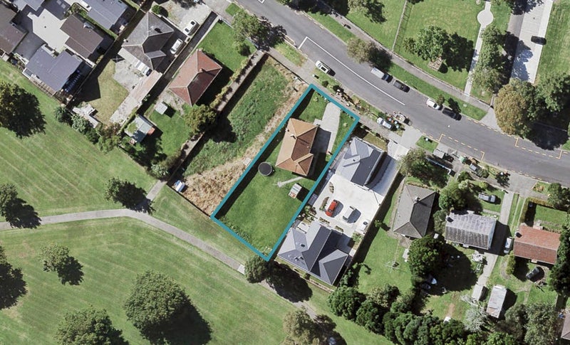 39 Eastview Road, Glen Innes, Auckland - Carousel 1