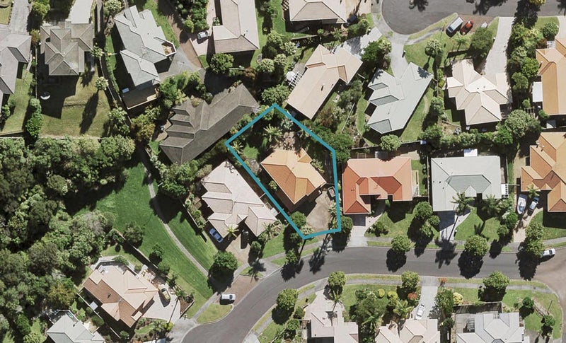 21 Westminster Gardens, Unsworth Heights, Auckland - Carousel 1