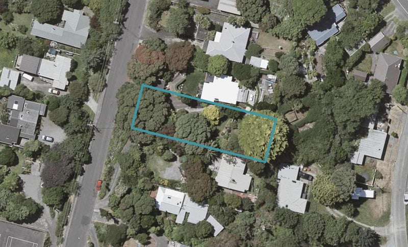 13 Tennis Court Road, RAUMATI SOUTH, PARAPARAUMU - Carousel 1