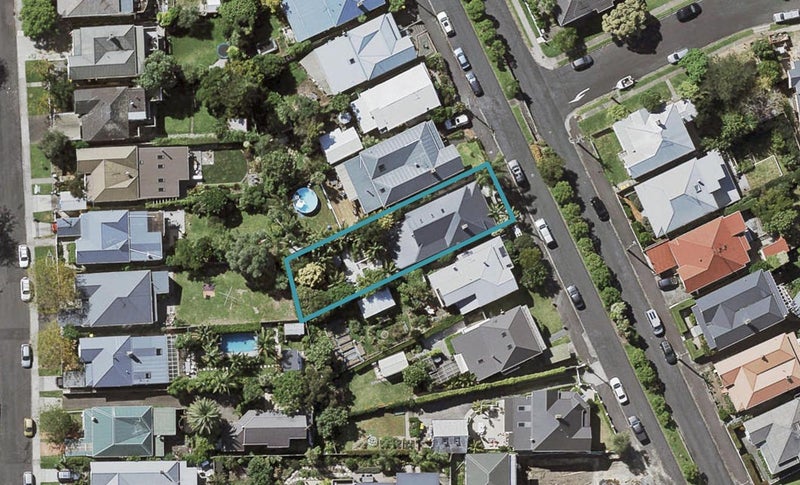 17 Shoal Bay Road, Devonport, Auckland - Carousel 1
