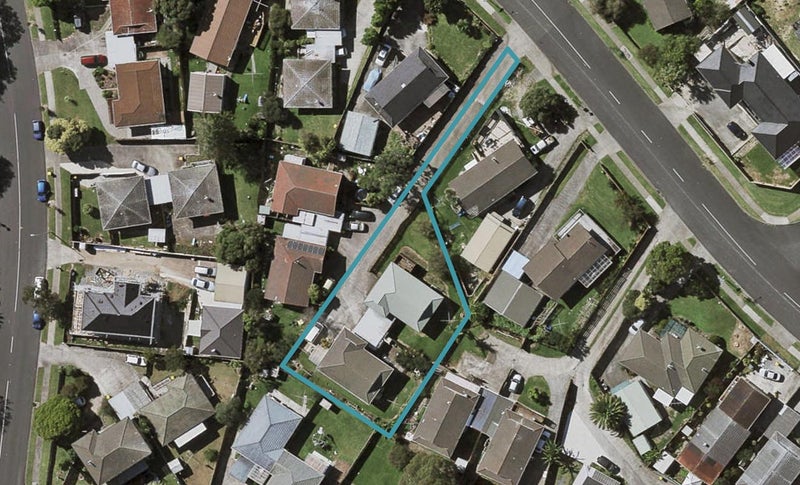 2/11 Charntay Avenue, Clover Park, Auckland - Carousel 1
