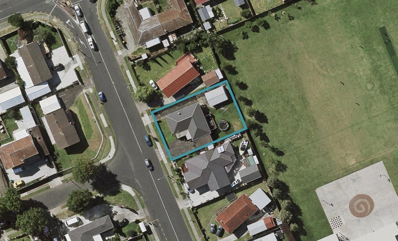 57 Diorella Drive, Clover Park, Auckland - Carousel 1