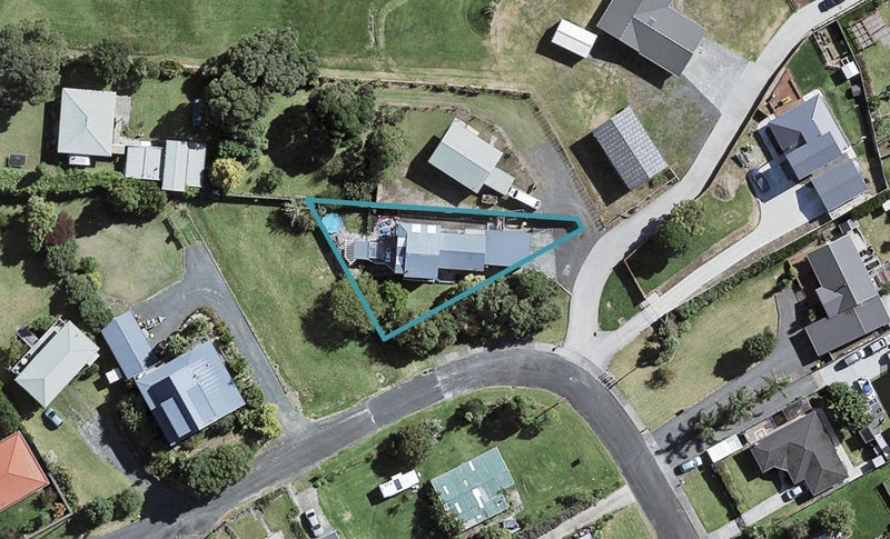 16 Keven Road, Pukekohe - Carousel 1
