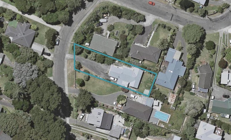 36 Clunie Avenue, Raumati South, Paraparaumu - Carousel 1
